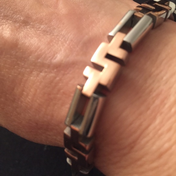 🎊🎉HOST PICK🎉🎊 Brand New, “$” Link Bracelet - Picture 1 of 2